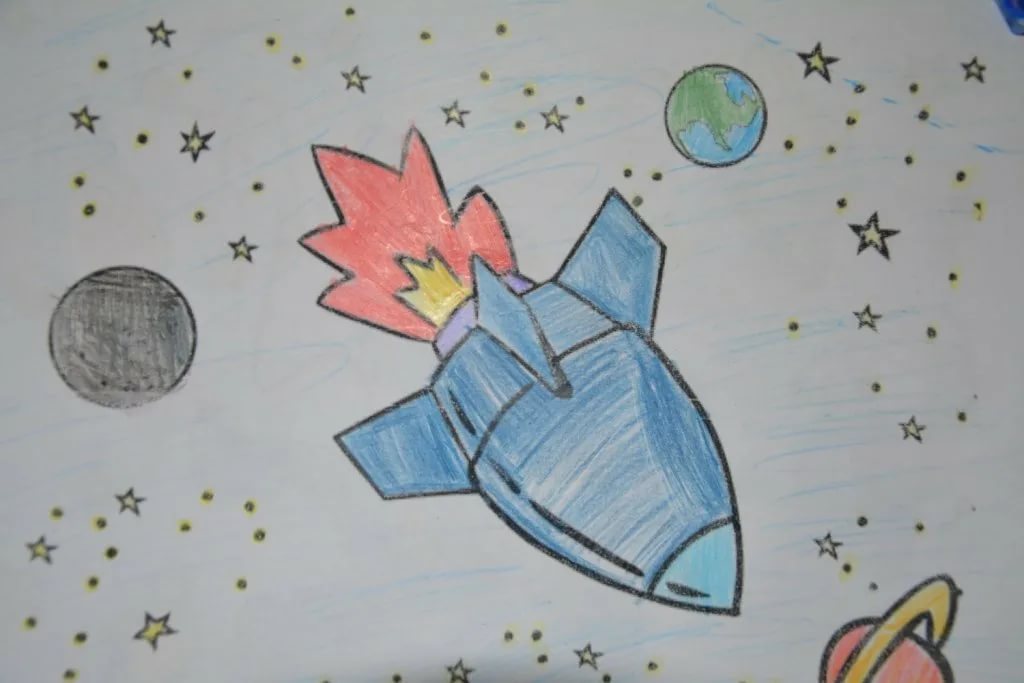 Рисунок на тему космос легкий карандашом. Рисунок на космическую тему. Рисунок на тему космонавтики. Рисунок ко Дню космонавтики. Рисование на тему космос.