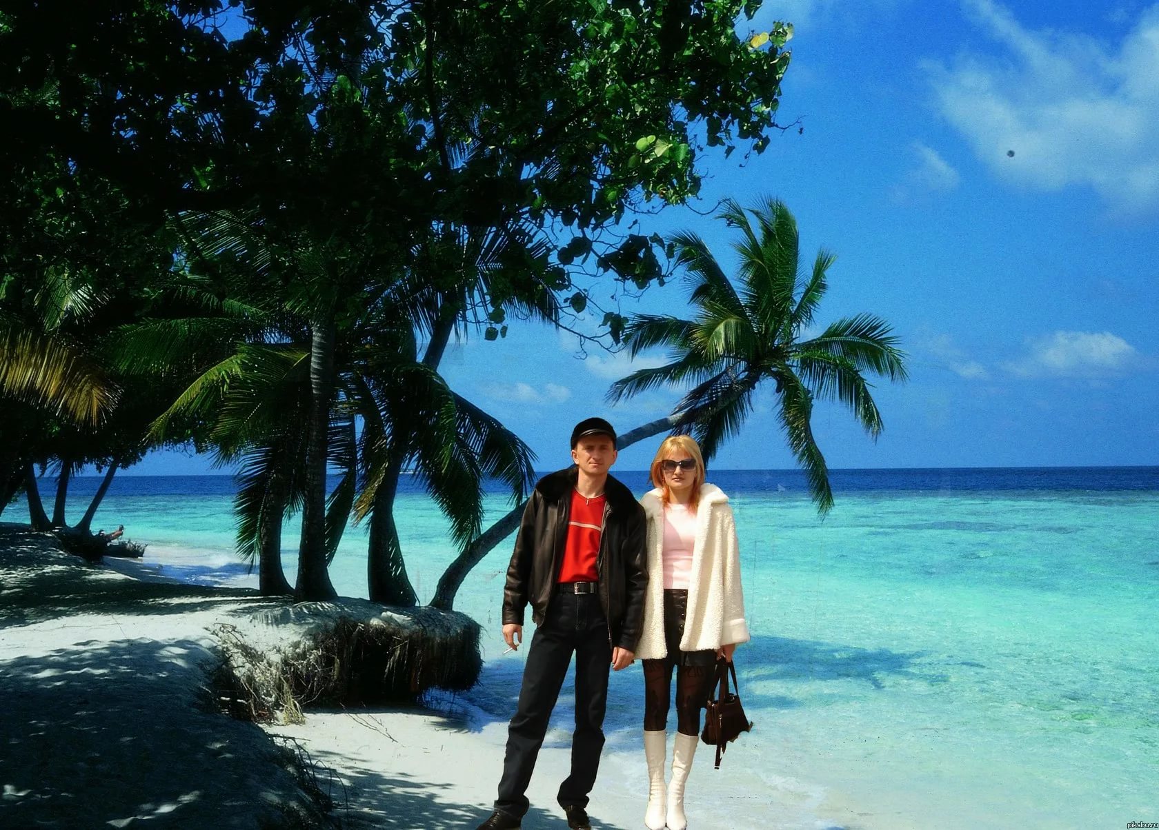 Отпуск с бывшей женой. Я на Мальдивах прикол. Мальдивы прикол. Отпуск на Мальдивах. Отпуск прикол.