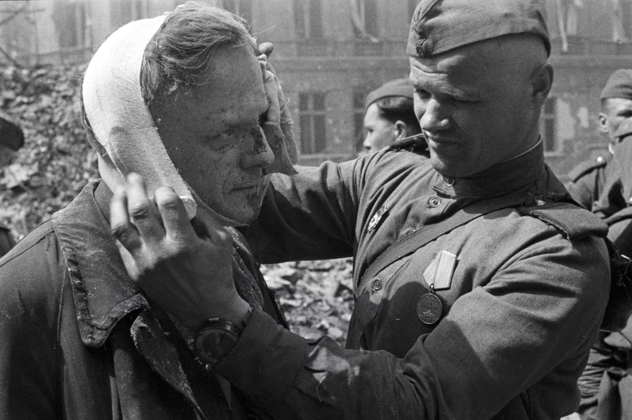 Солдаты в Берлине 1945