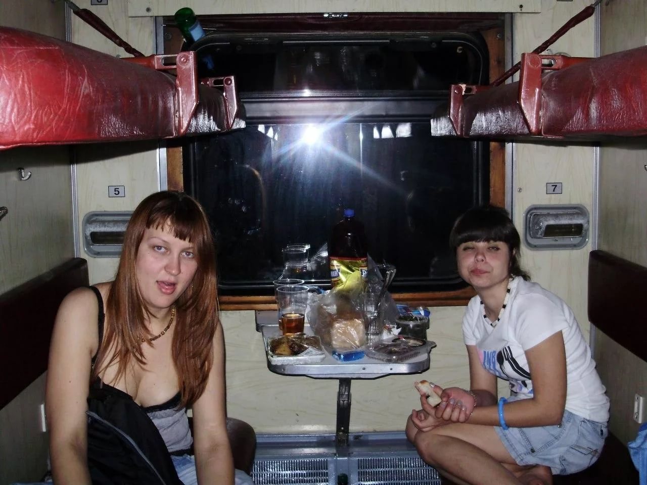 любительские фото девушек в поезде